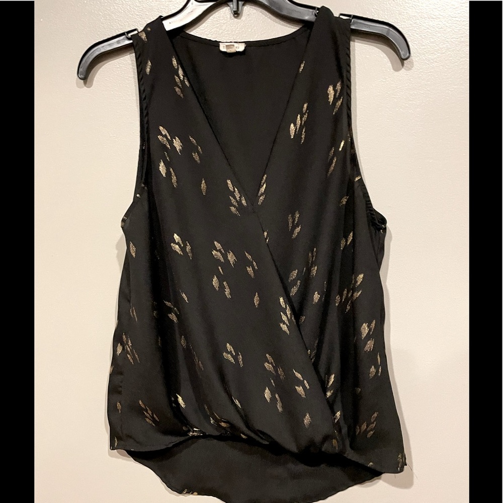 En Crème black and gold sleeveless blouse